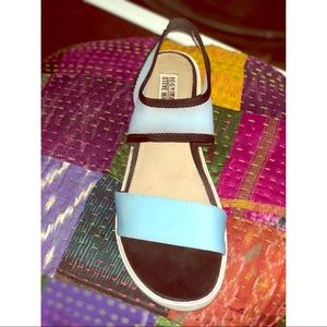 Iggy Azalea blue and black platform sandals 👡